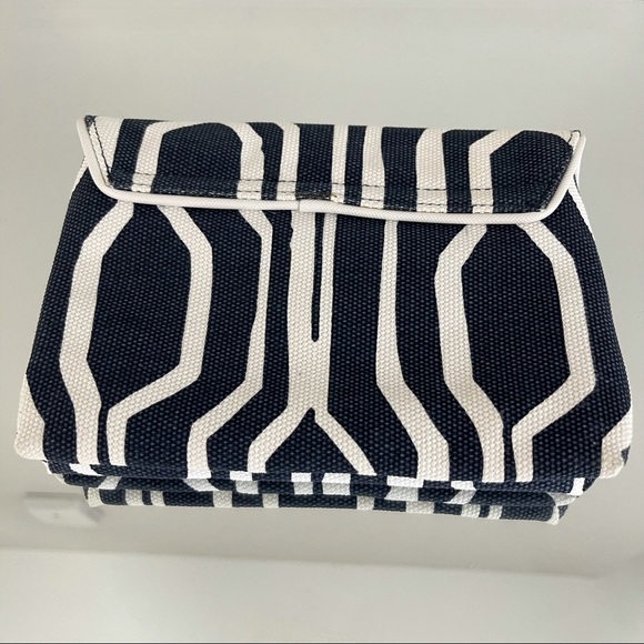 ANN TAYLOR Navy Blue White Striped Fabric Clutch Wallet NEW - Picture 10 of 11